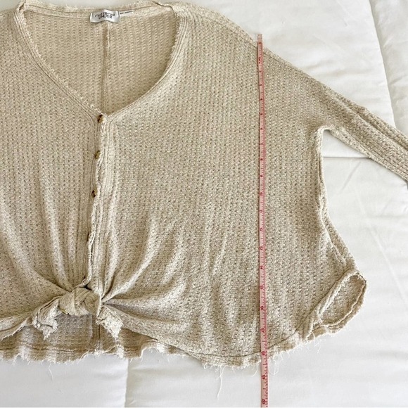 Uo Out From Under Tan Oversized Long Sleeve Button Up Thermal Top Size XS - Picture 12 of 14